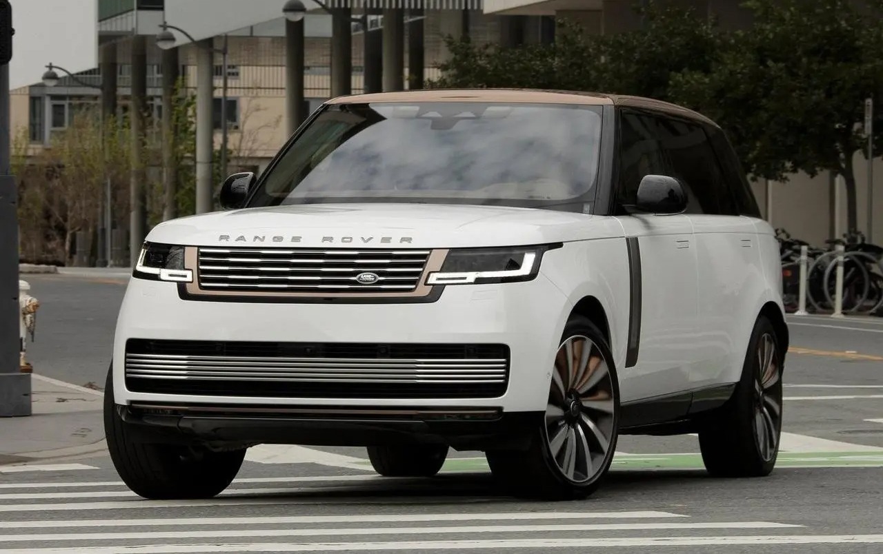 2022 Land Rover Range Rover SV Serenity