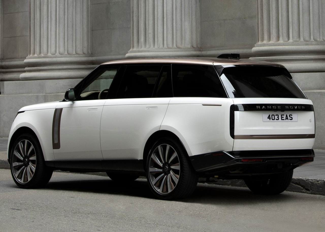 2022 Land Rover Range Rover SV Serenity