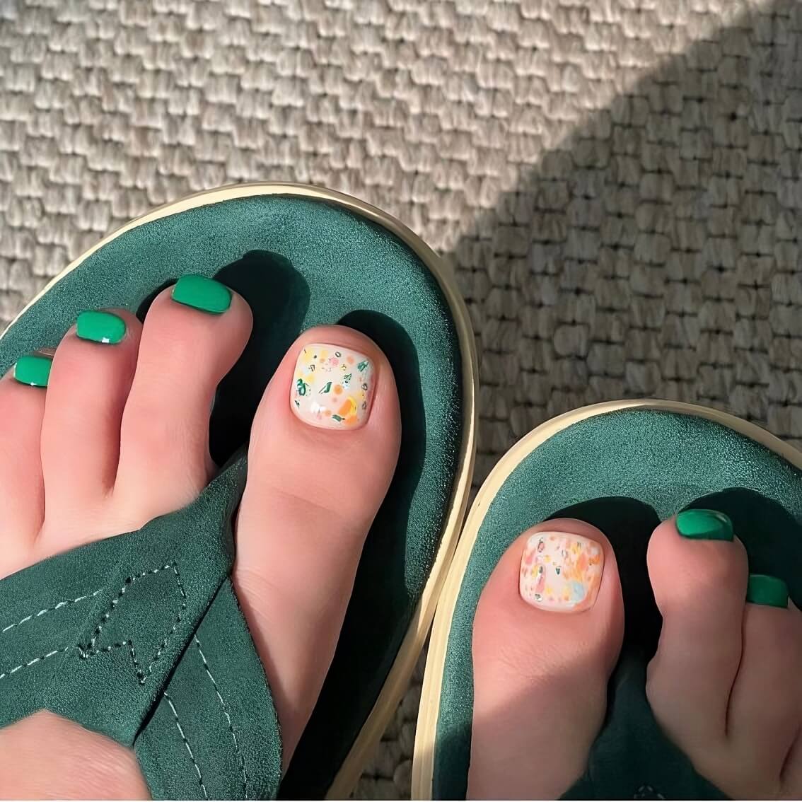 35 Charming Toenail Designs to Brighten Your Day – The Daily Worlds