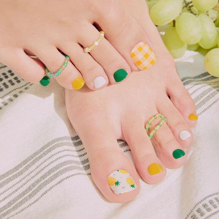 35 Charming Toenail Designs to Brighten Your Day – The Daily Worlds