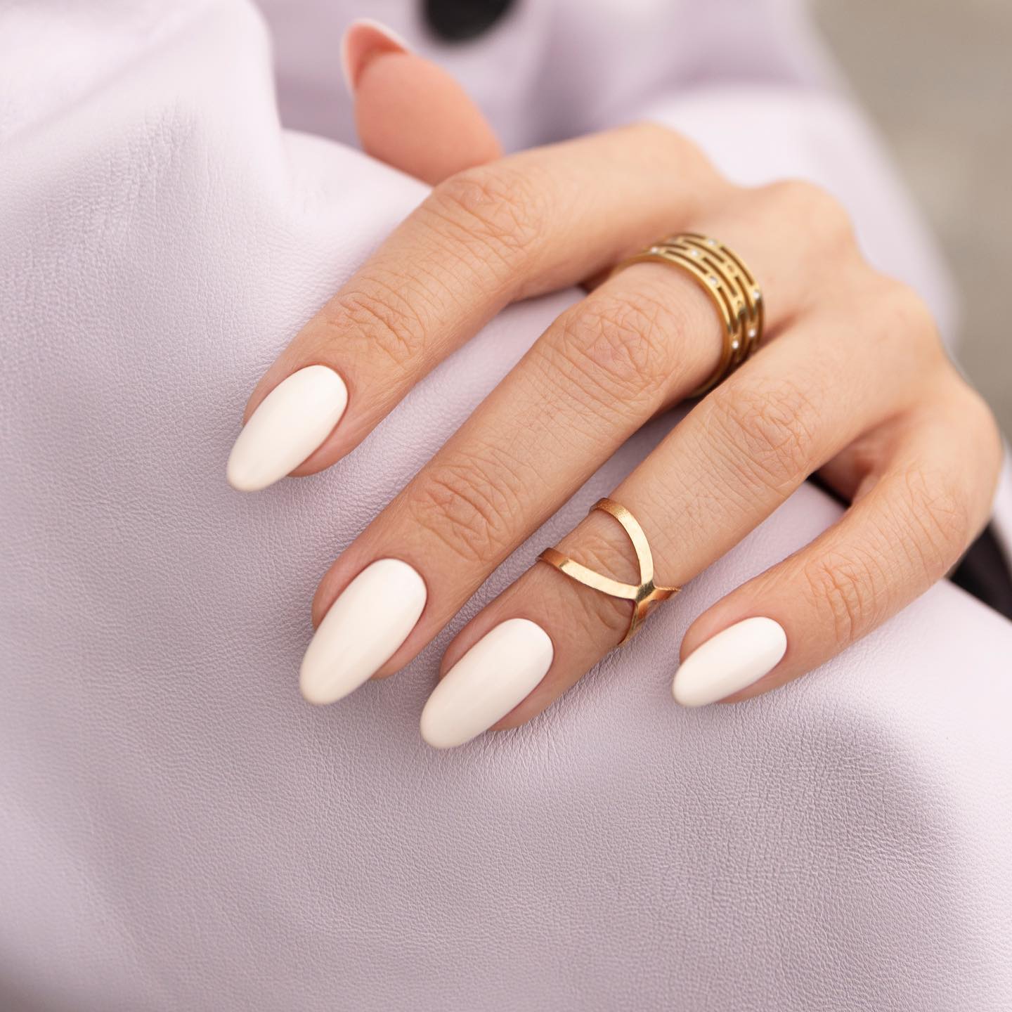 Round White Nails