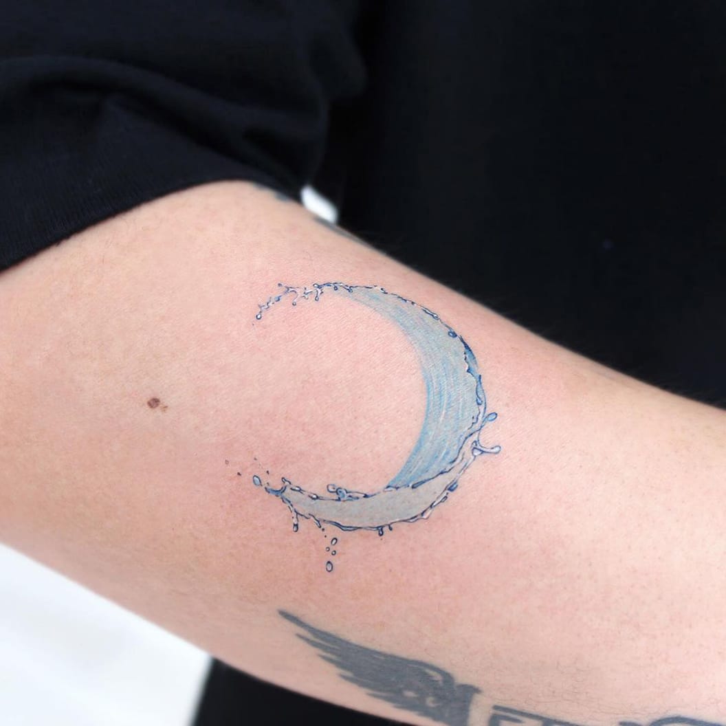 32 Gorgeous Wave Tattoo Designs You Should Try in 2023 – The Daily Worlds