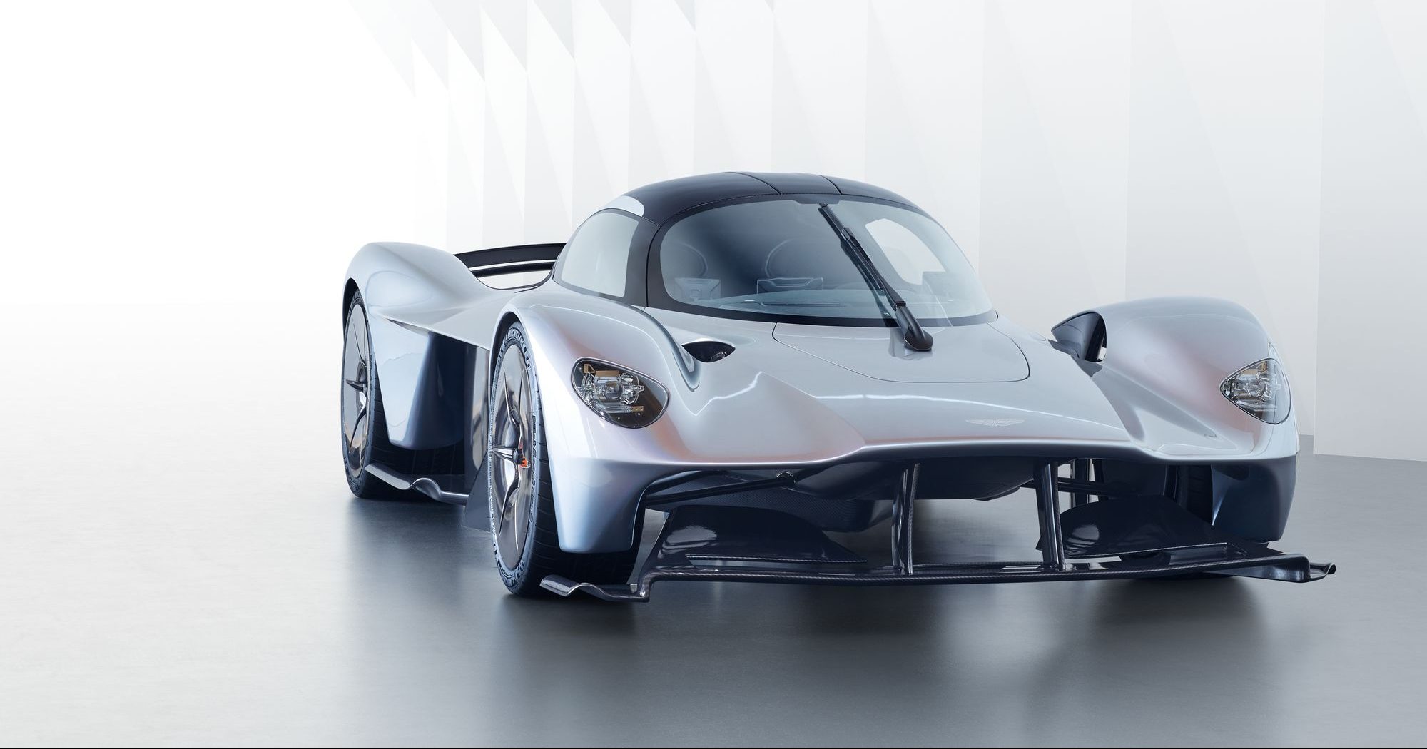 When Serena Williams Earned The Title Of Greatest Tennis Player Of All Time, Mike Tyson Surprised Everyone By Presenting Her With A Super Rare Aston Martin Valkyrie – Luxury Blog