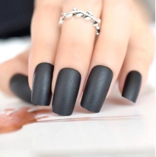 15 Chic Matte Winter Nail Ideas for 2023-2024