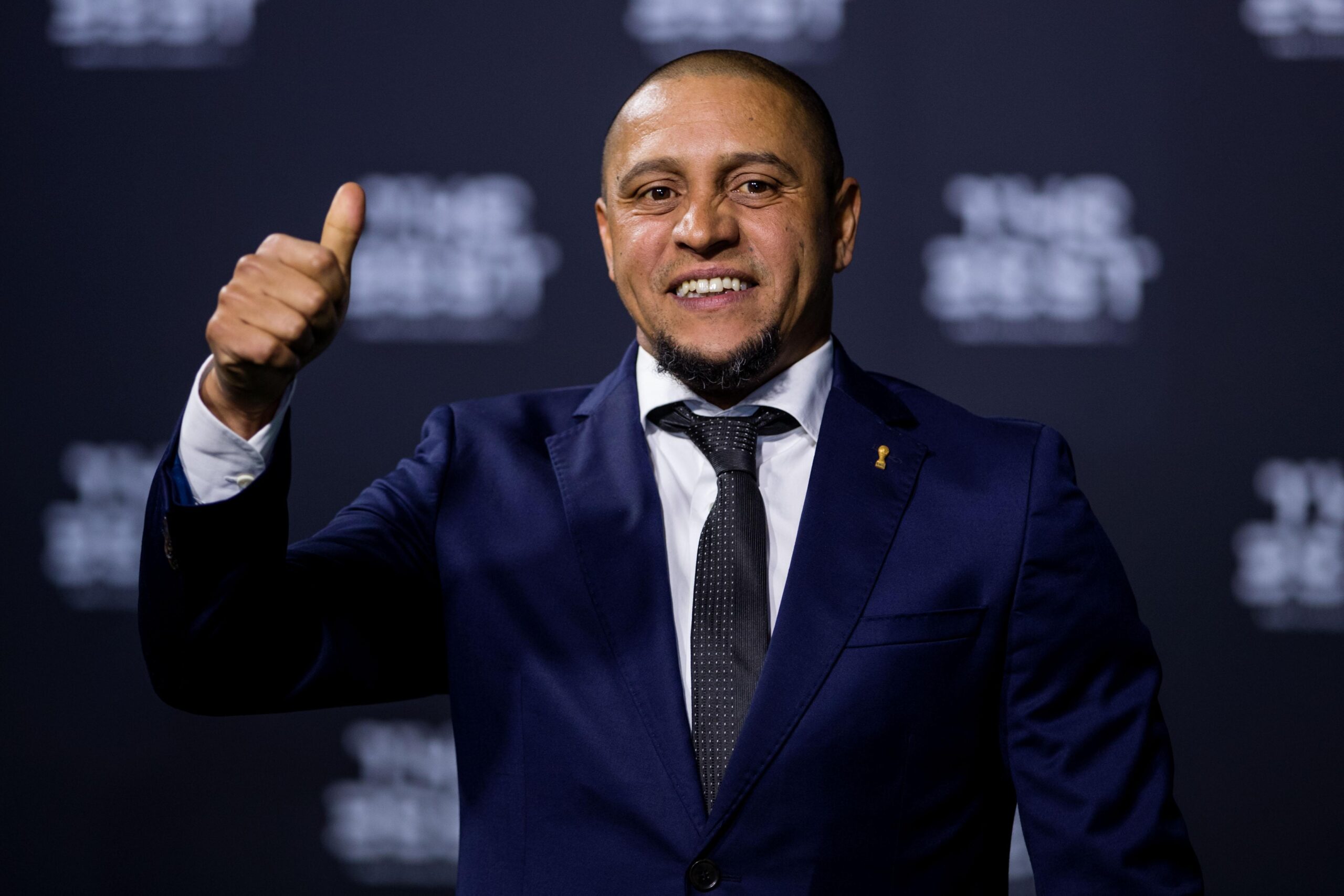 Roberto Carlos thinks quitting Barca was the right move for his countryman