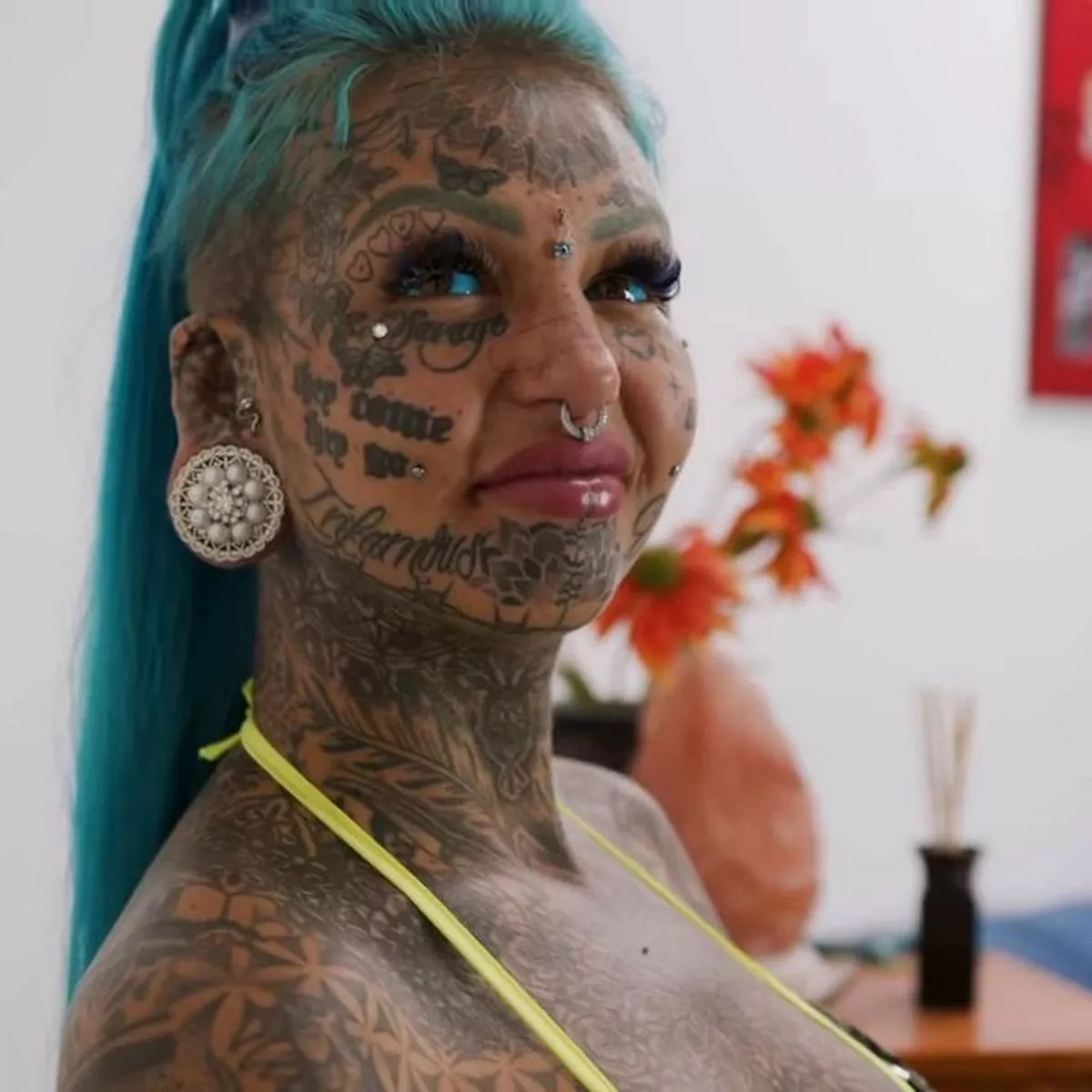 Woman with €80,000 tattoos not happy after seeing what she'd look like  without them - Irish Mirror Online