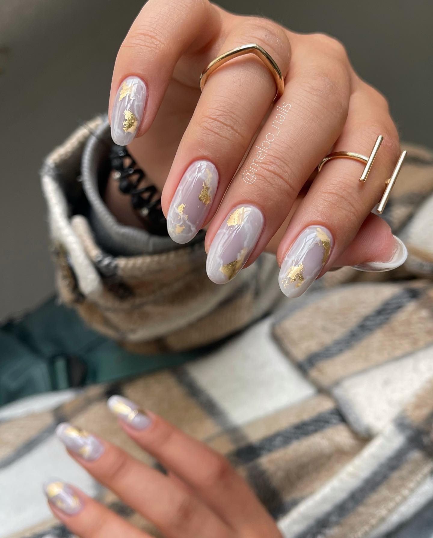 Light Grey Marble Design on Short Round Nails