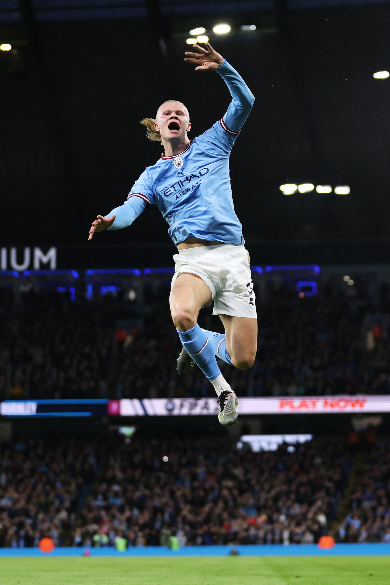 Siaran Bola Live on X: "Erling Haaland Man City 2022/2023 All Comp: Games 37 Gol 42 Hattrick 6 Apa Julukan yang cocok untuk Haaland? https://t.co/1WElseX3wu" / X