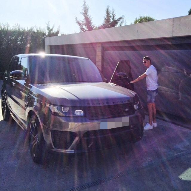 Ronaldo's garage has also includes a giant Range Rover