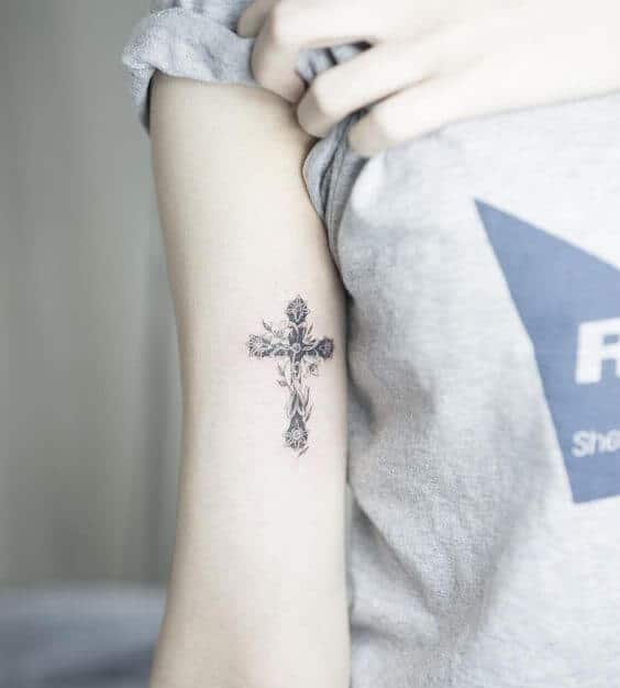 "cross tattoos-08"
