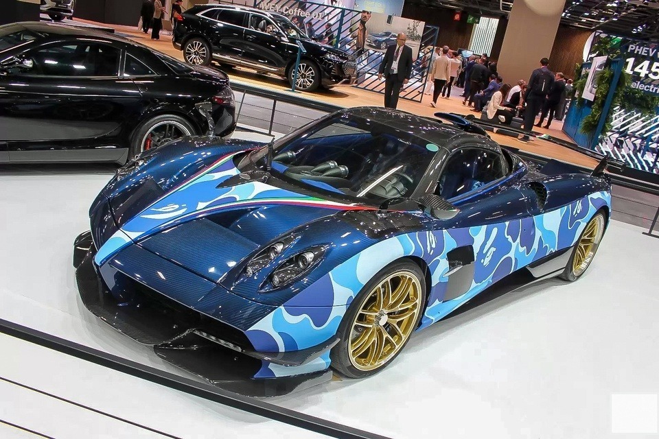 Get ready to make a statement with the Pagani Huayra Roadster BC with a Bape-inspired design.