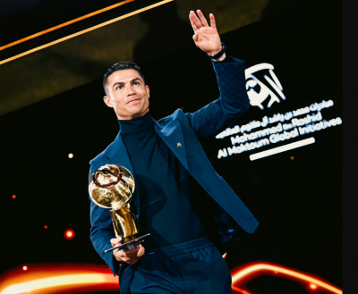 Ronaldo hành động đẹp trước khi Haaland đoạt Quả bóng vàng Dubai - 1