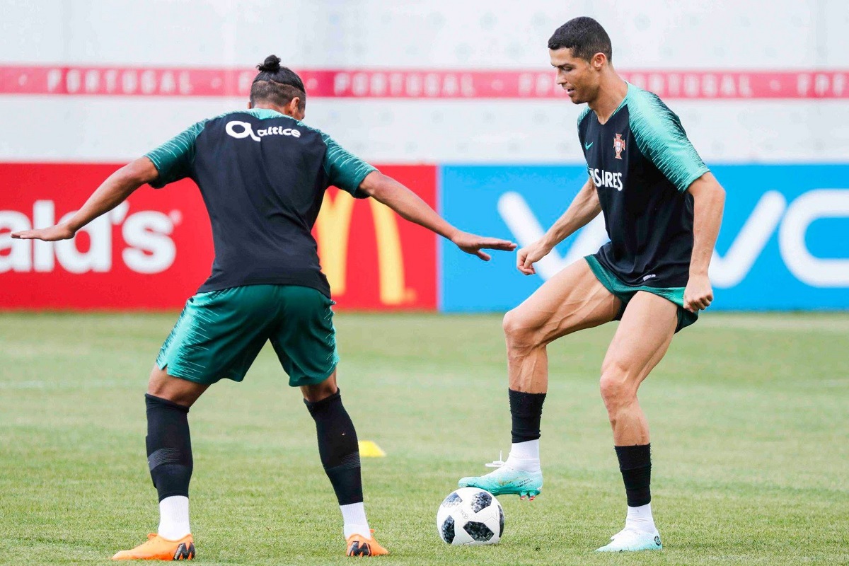 Ronaldo Wearing Nike CR7 Superfly Chapter 6 Edição Especial - Soccer Cleats 101