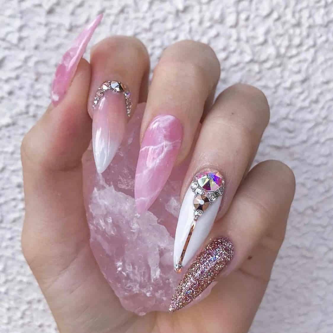 Stiletto-Nails-01