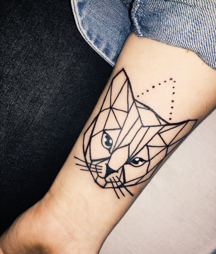 Geometric arm tattoos for girls (39 photos) 36 tattoos