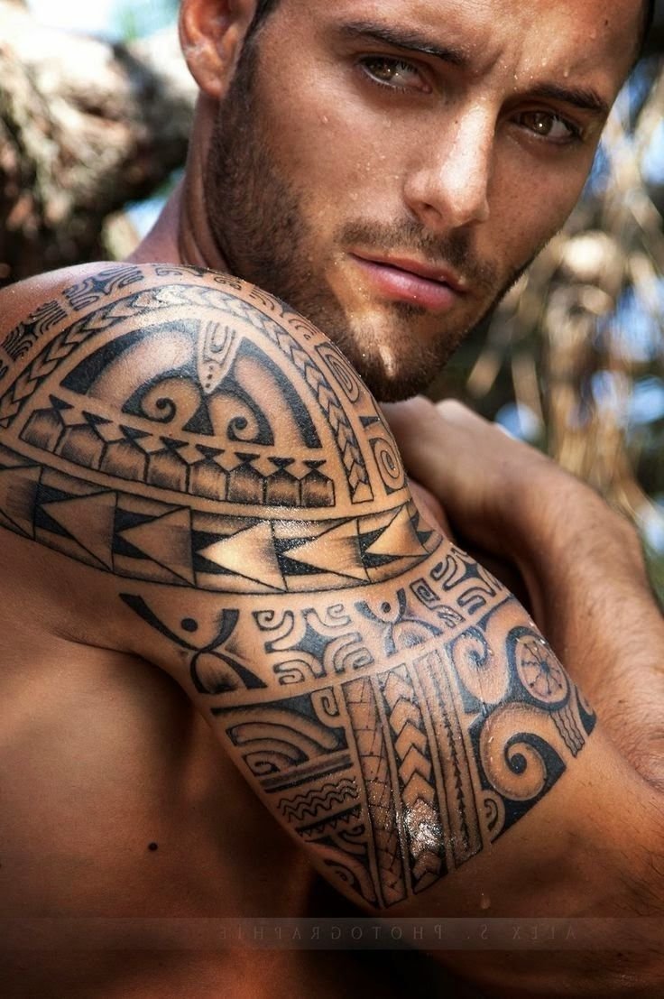 Fashionable men's shoulder tattoos (49 photos)10