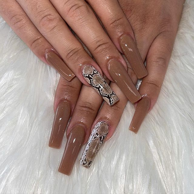 Brown Snake Print Nails