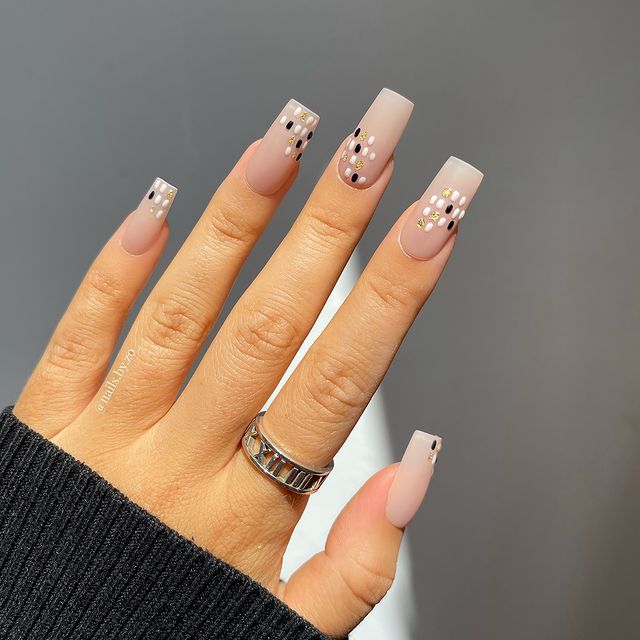 Dotted Nude Nails