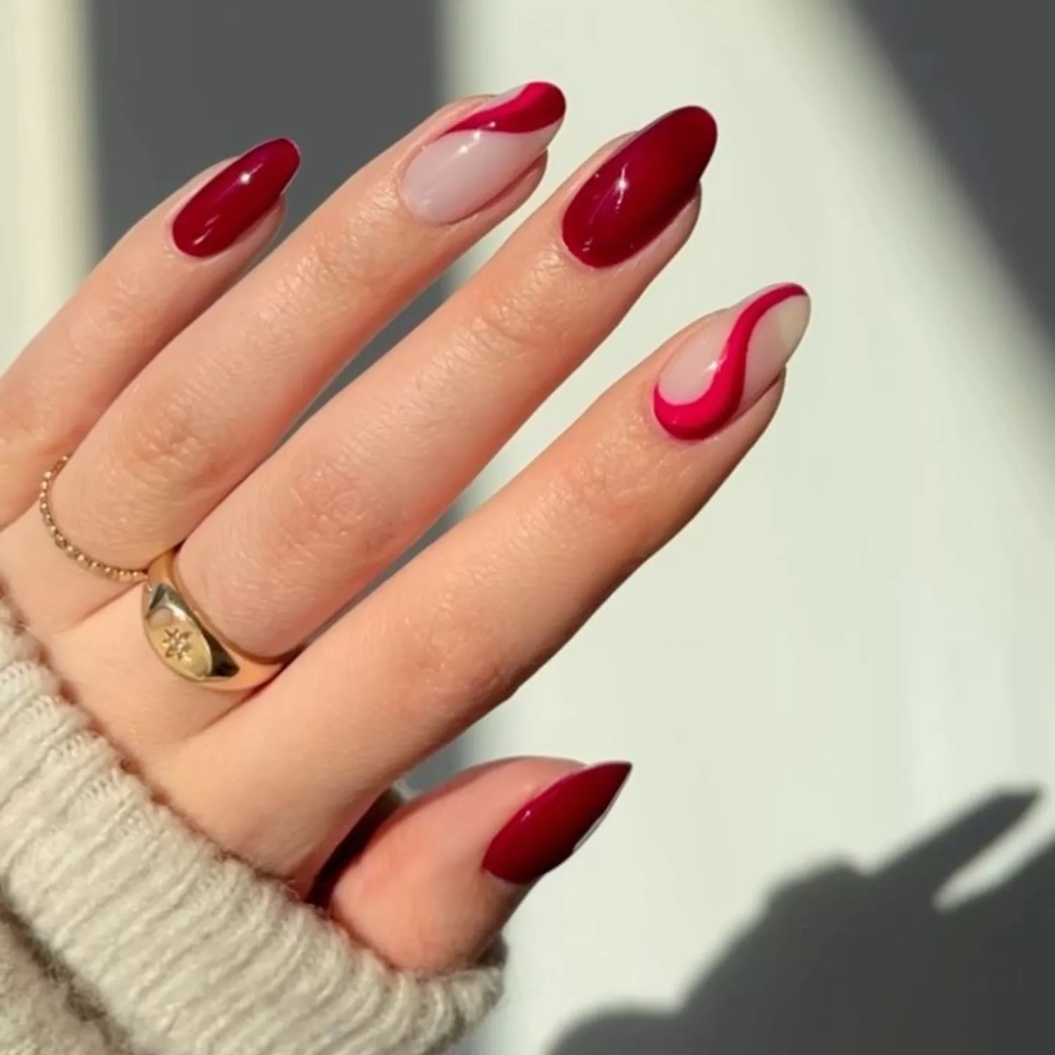 Multicolor red swirl manicure