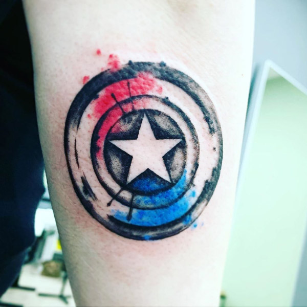 Hình xăm biểu tượng captain america