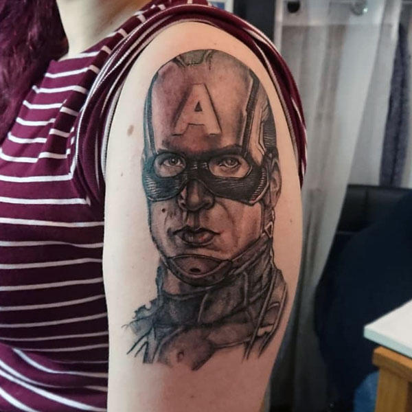 Hình xăm chân dung captain america