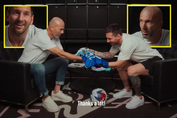 Zinedine Zidane only needs one word to describe Lionel Messi, who is  awestruck by gift in heartwarming exchange | talkSPORT