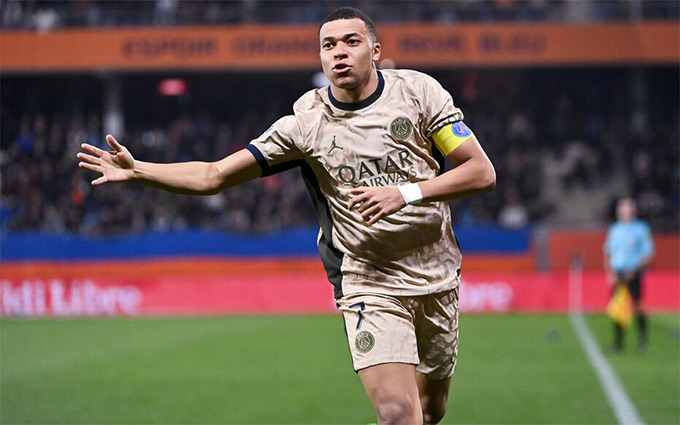 Mbappe trở lại đội hình xuất phát và thi đấu trọn vẹn cả trận, PSG "đánh tennis" với đối thủ