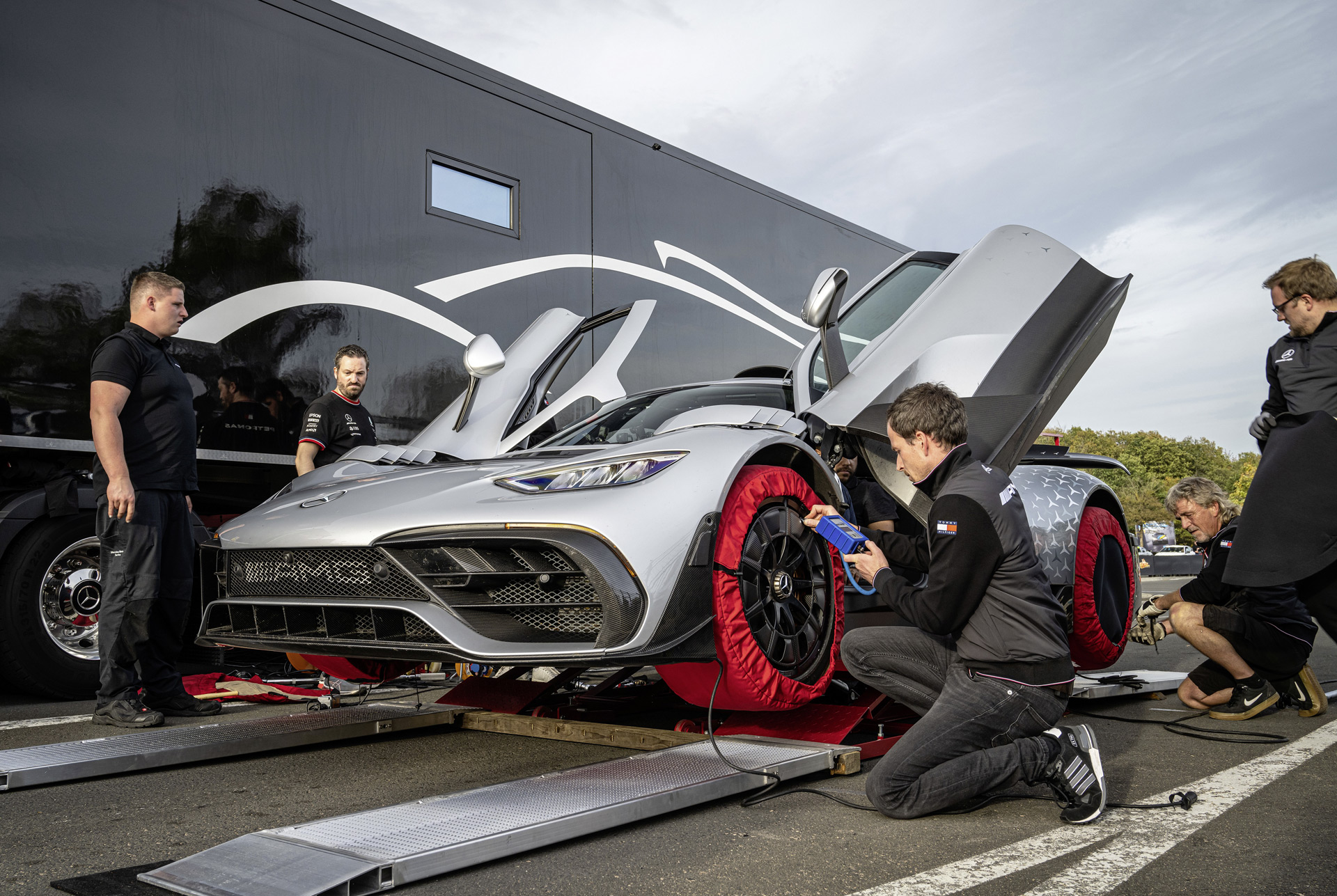 Mercedes-Benz AMG One laps the Nürburgring in 6:35.183 - Oct. 2022