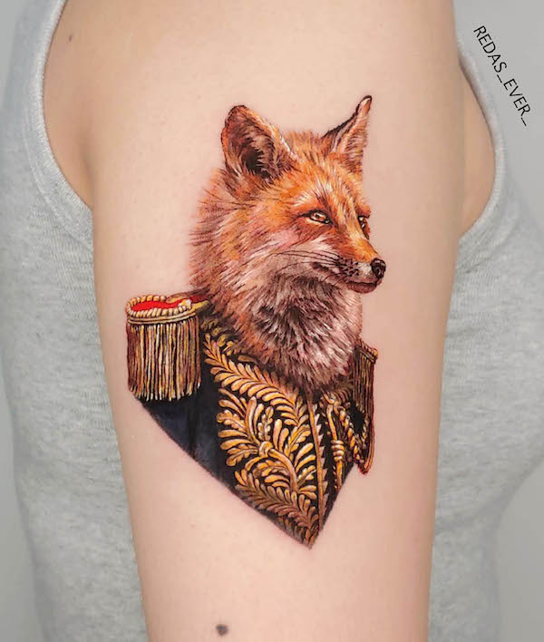 A royal fox tattoo by @redas_ever_