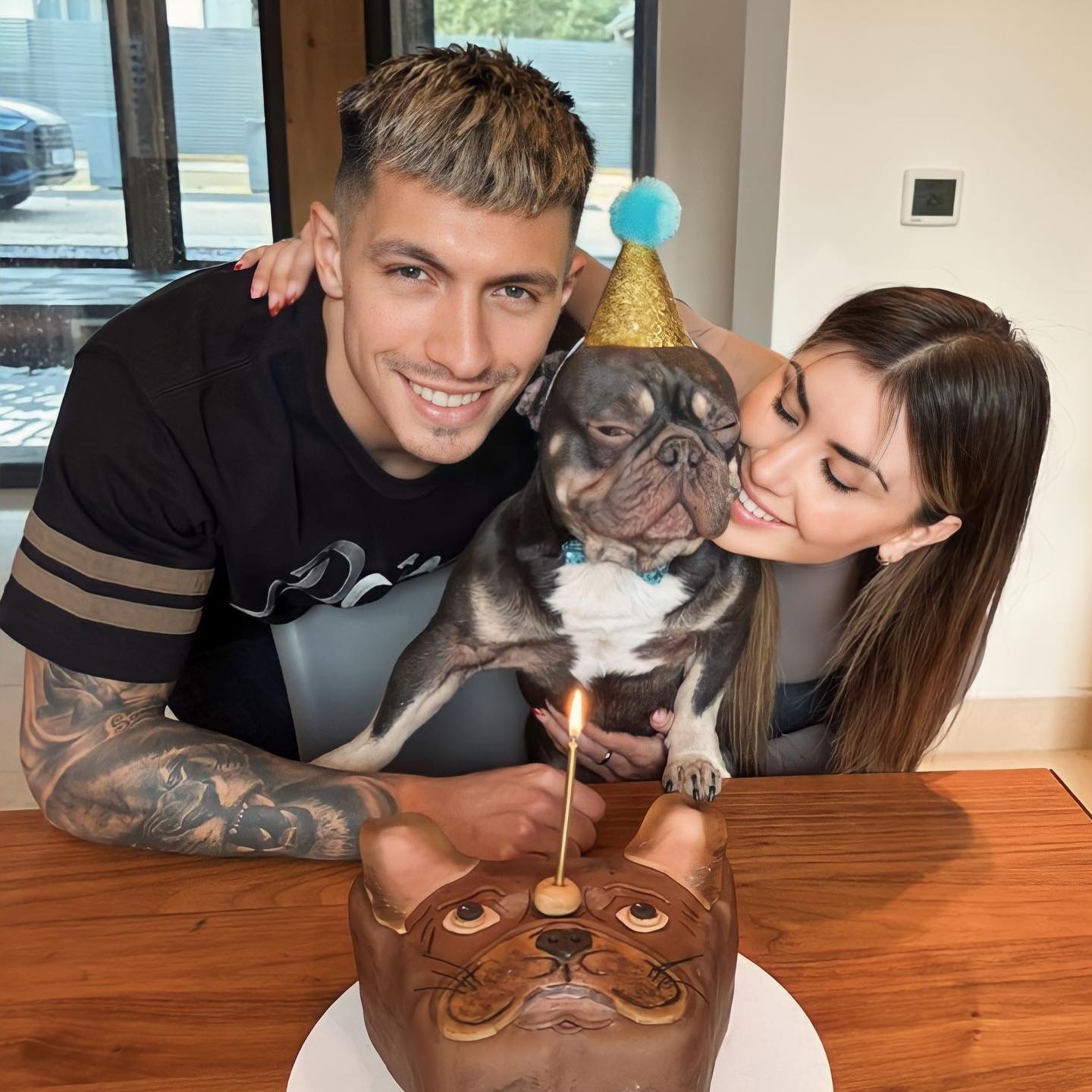 Manchester United Argentina 🇦🇷 on X: "Polito, el perro de Lisandro Martínez, cumplió tres años y tuvo su torta  https://t.co/Qs02GL5okw" / X