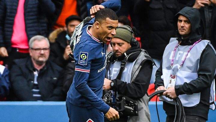 Kylian Mbappe angry with how Paris Saint-Germain's fans treated Neymar  Junior and Lionel Messi on Sunday - Football España