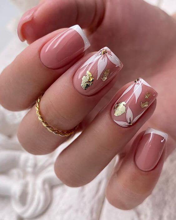 30 Alluring Floral Nail Ideas That Will Turn Your Hands Into Mini-Gardens - 243