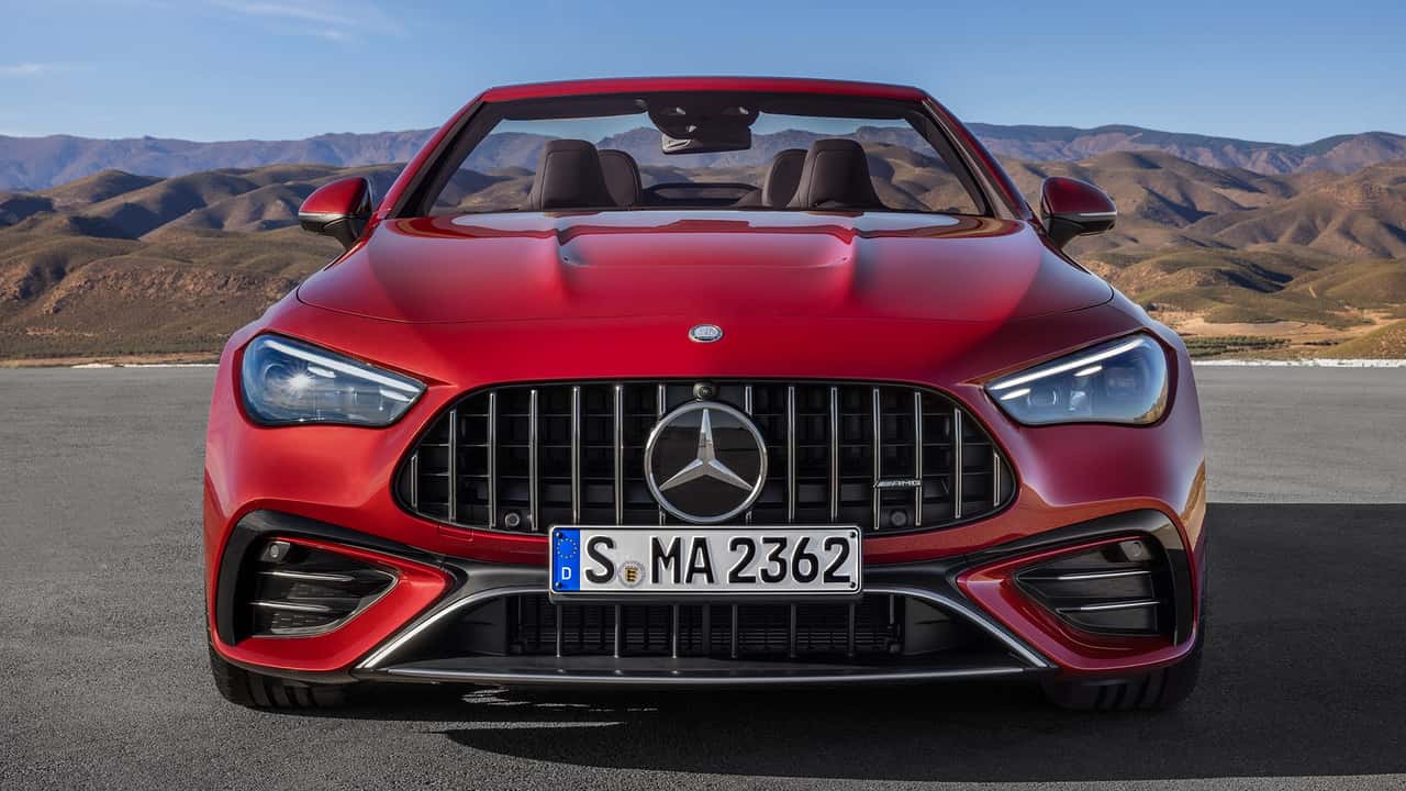 2025 Mercedes-AMG CLE53 Cabriolet Gets 443 HP and Infinite Headroom