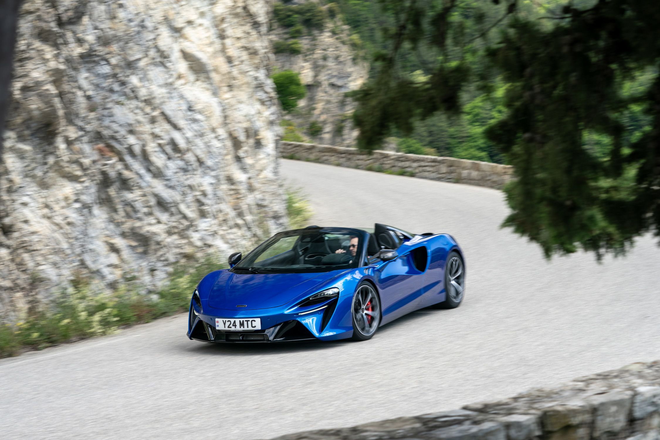 2025 mclaren artura spider