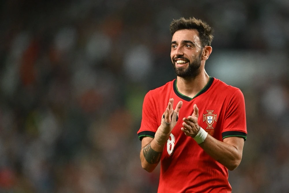 Bruno Fernandes: Lọt vào sách kỷ lục của bóng đá Bồ Đào Nha, được truyền thông nước nhà ngợi khen | CHUYÊN TRANG THỂ THAO