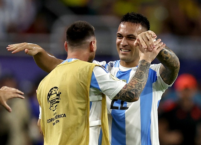 Copa America 2024 Final, Argentina 1-0 Colombia: Lautaro Martinez scores the opening goal - Photo 1.